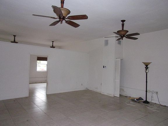 2nd image of 2409 4th Ave N #5