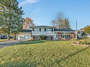 24055 S Lakeview Dr, Minooka, IL 60447