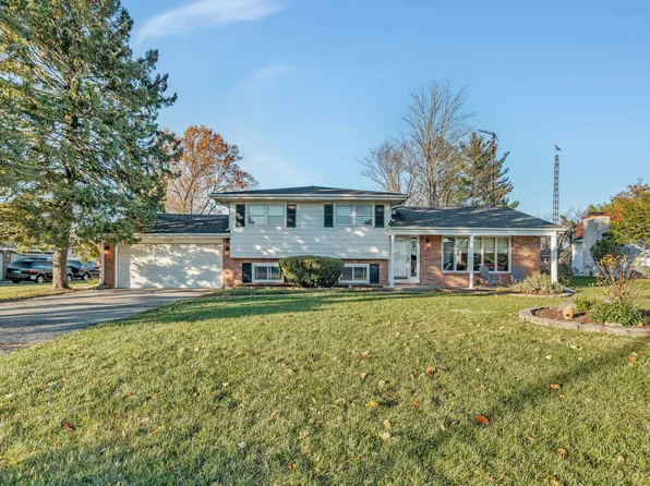 24055 S Lakeview Dr, Minooka, IL 60447