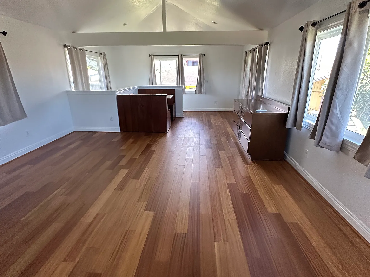 Studio, 700 sqft, $2,400 — Photo 2