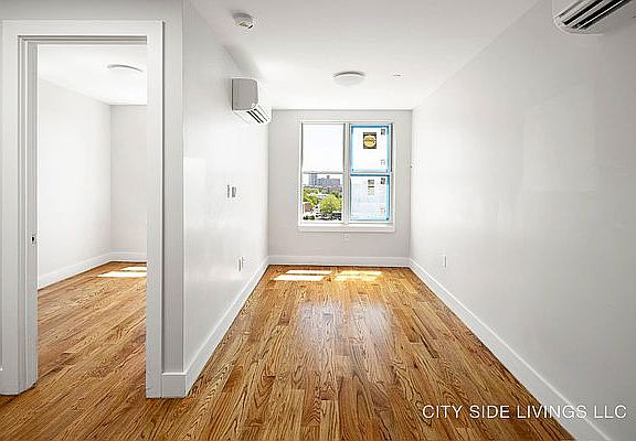 3rd image of 996 Carroll St #5P