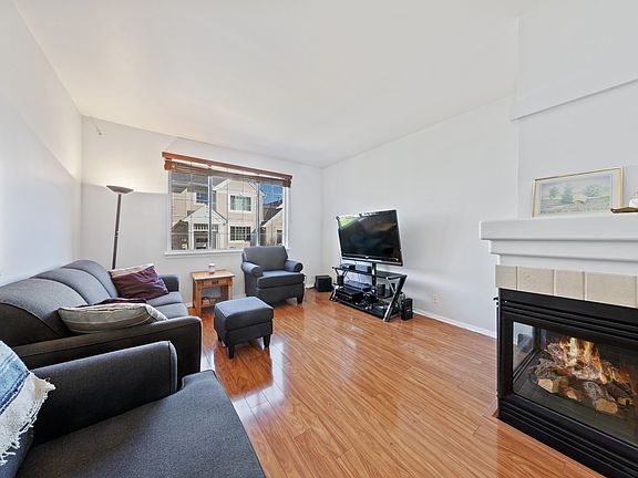 2nd image of 1042 Savoy Ct