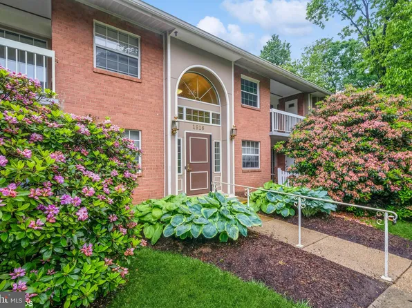 1916 Wilson Ln APT 204, Mc Lean, VA 22102