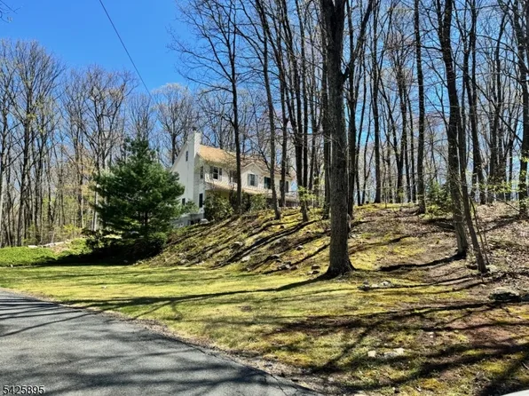 32 Saint Bernards Rd, Rockaway Twp., NJ 07885