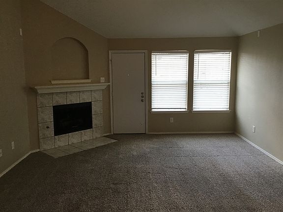 3rd image of 4633 Barnhill Ln