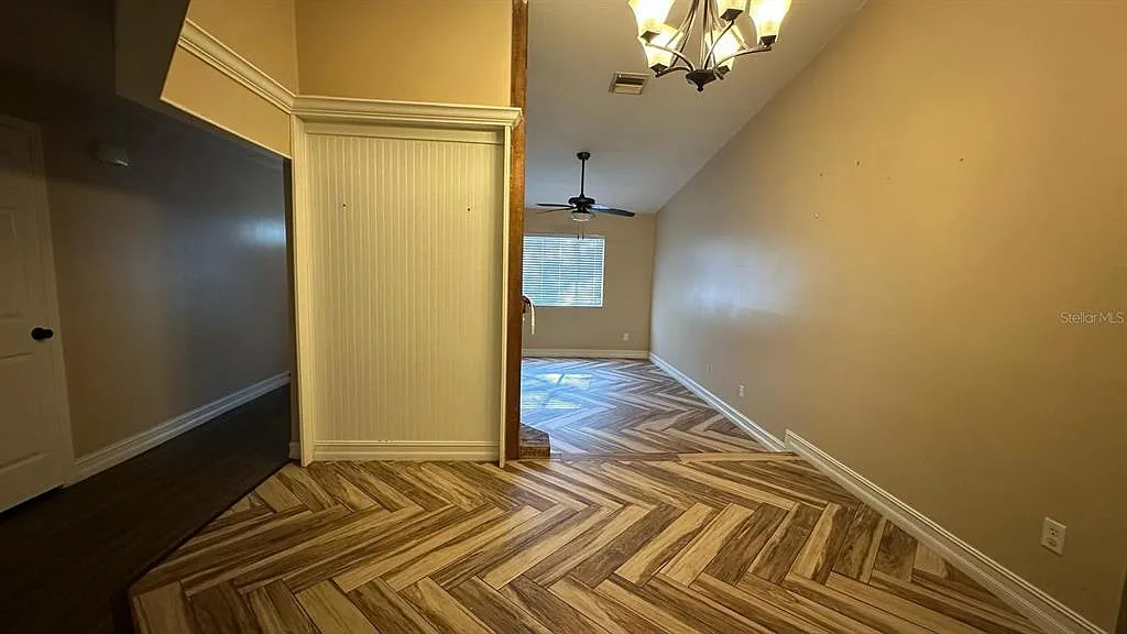 3 bed, 2.0 bath, 1343 sqft, $2,300 — Photo 2