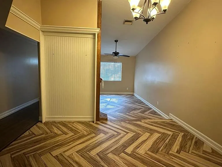 102 Winding Ridge Dr — Photo 2