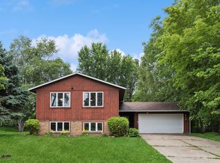 812 Ivanhoe Dr, Northfield, MN 55057