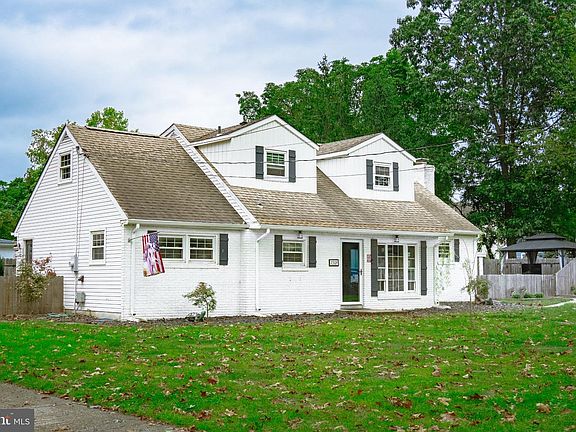2nd image of 2309 Walnut Ave