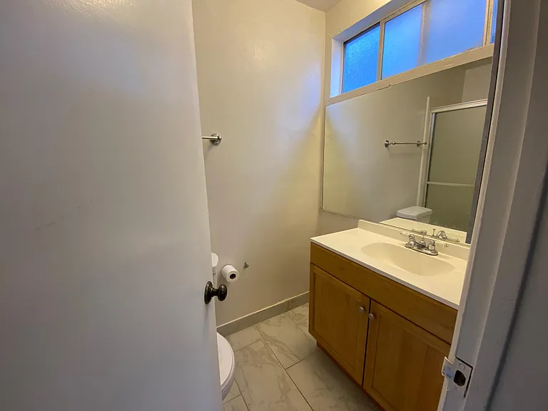 11911 Gorham Ave #6 — Photo 7