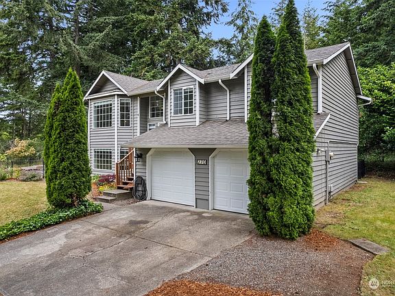 2nd image of 270 E Fairfield Court