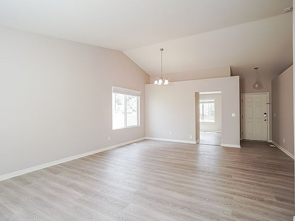 5th image of 322 W Trappers Pond Ct
