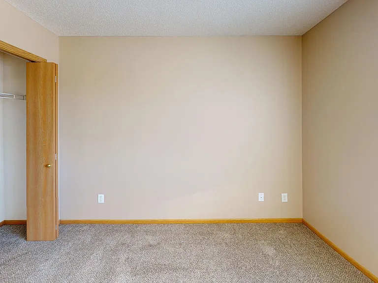 Dakota Park Apartments — Photo 20