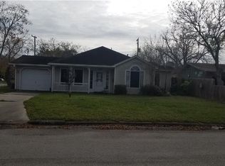 1902 Justice Dr, Port Lavaca, TX 77979