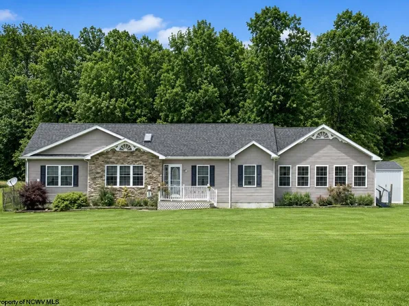 77 Sedona Ln, Montrose, WV 26283