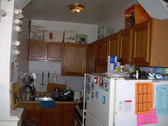 5th image of 3412 W Montrose Ave APT 202