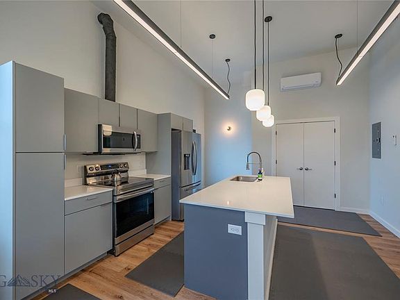 5th image of 924 E Park St #202
