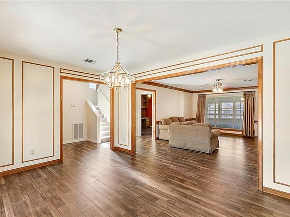 4th image of 2126 Menton Dr