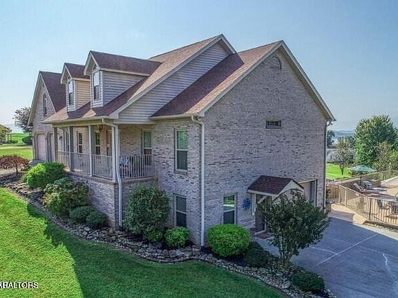 3rd image of 849 Pinnacle Dr