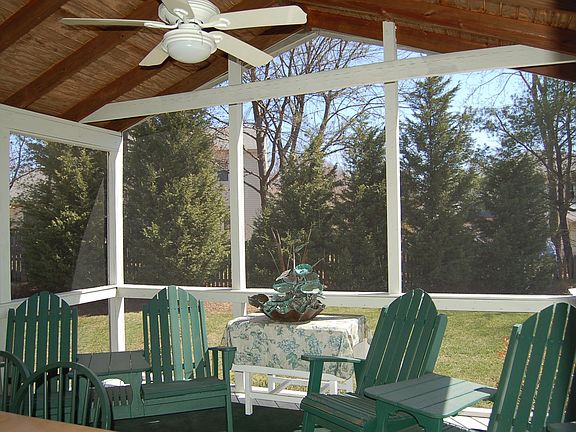SCREENED IN PORCH