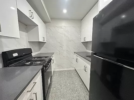 Rented by Friedman Mayer, LREB | media 4