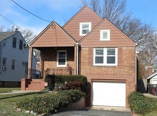 221 W Colfax Ave, Roselle Park, NJ 07204