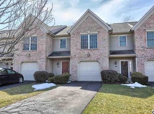 348 Stonehedge Ln, Mechanicsburg, PA 17055