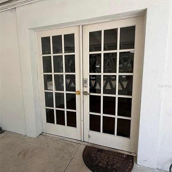 209 W Emily St — Photo 2
