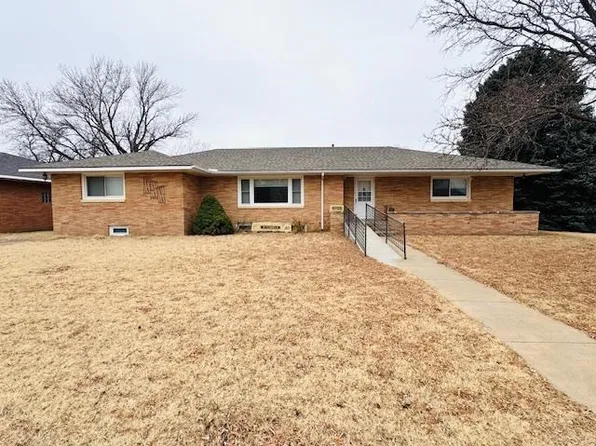 321 N School St, Ness City, KS 67560