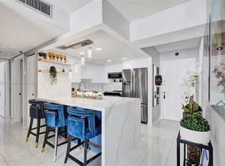 Golfview Cl Fontainebleau, Miami, FL 33172