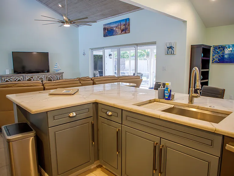 900 Cosmos Ct — Photo 14