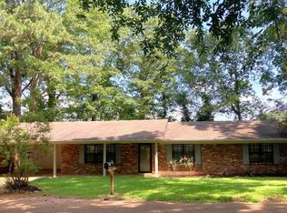 81 Azalea Trl, Columbus, MS 39705