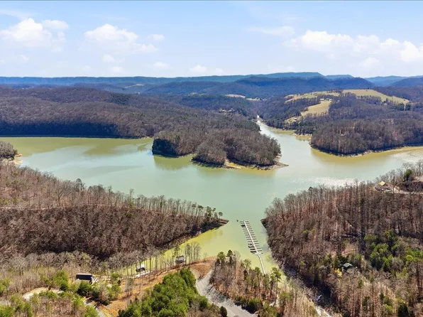 717 Whistle Valley Rd, New Tazewell, TN 37825