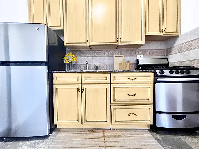 81-10 135th St #109 — Photo 3