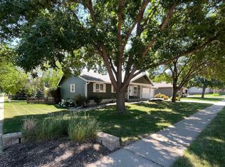 2106 Valley Rd, Yankton, SD 57078