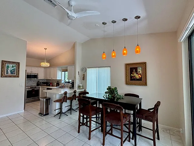 3 bed, 2598 sqft, $4,450 — Photo 3