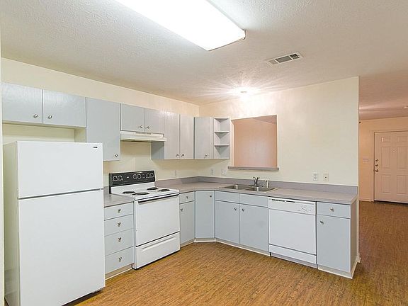 4th image of 805 Yegua St APT C
