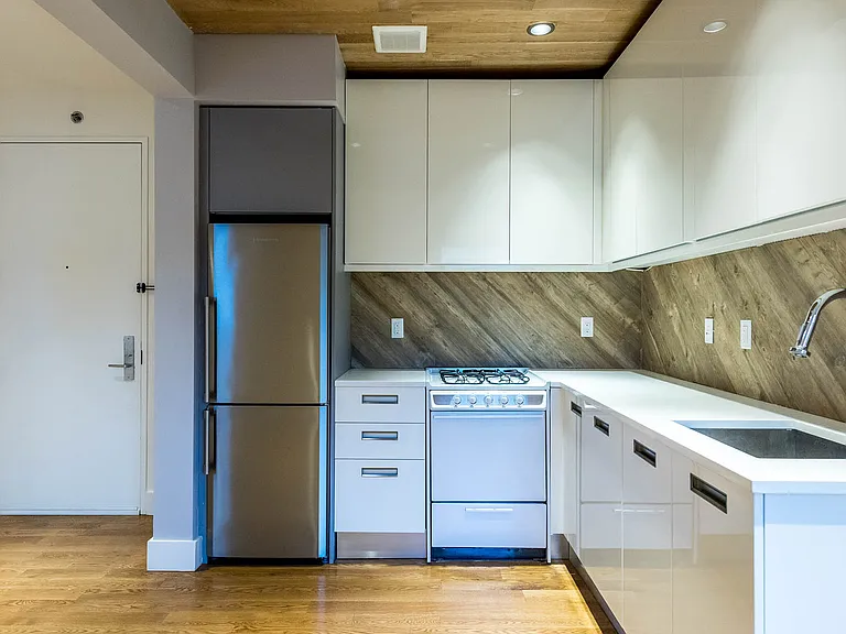 69 Ten Eyck St #2C — Photo 4