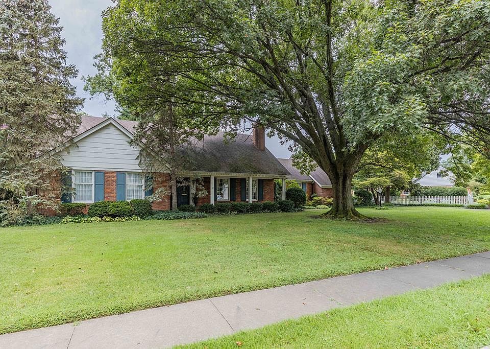1st image of 1930 Oxford Dr