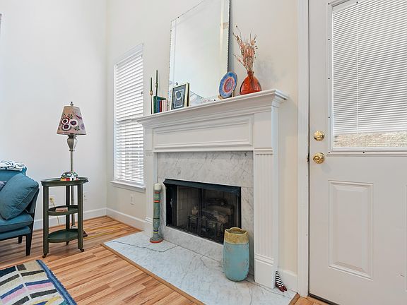 5th image of 172 Sheffield Ct