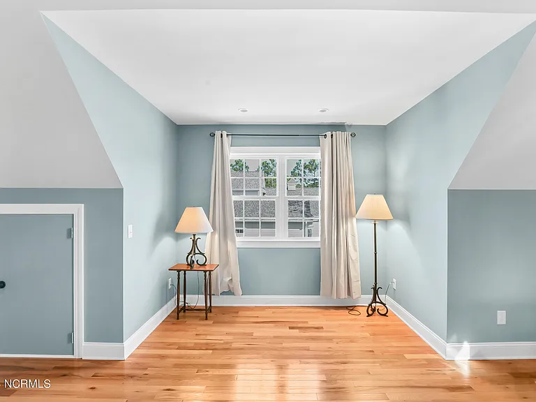 2746 Oak Forest Dr — Photo 35