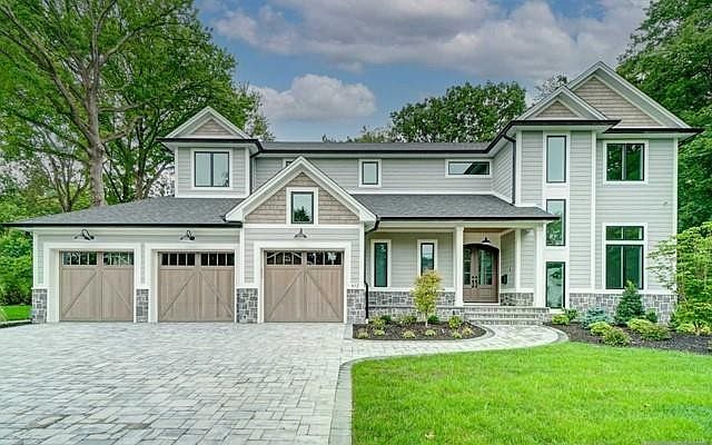 1st image of 612 Sylvan Pl W