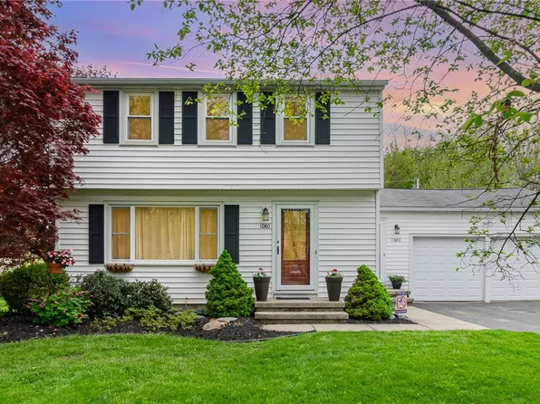 1080 Cherry Hill Ln, Webster, NY 14580