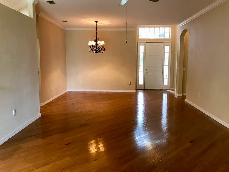 538 Newhall Ln — Photo 8