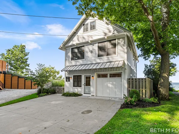 122 Michigan Ave, Holland, MI 49424