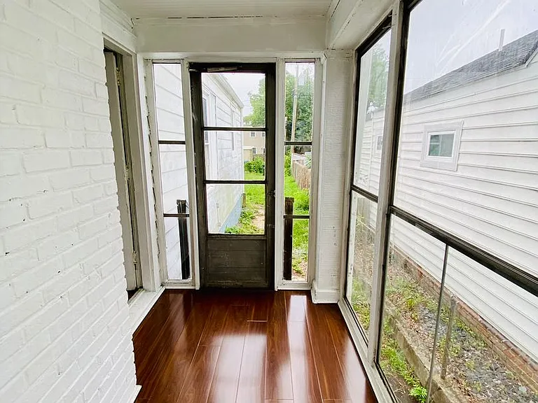 703 N 32nd St — Photo 10