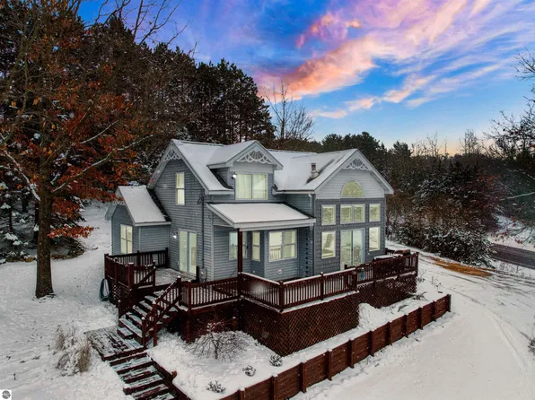 17896 Nine Mile Rd, Kaleva, MI 49645