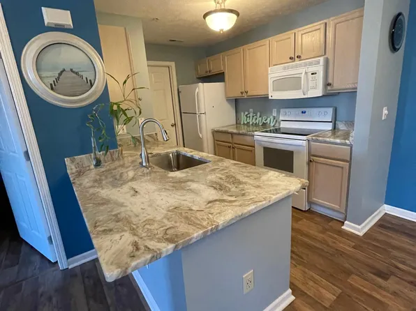 14942 Lenox Dr #542, Strongsville, OH 44136