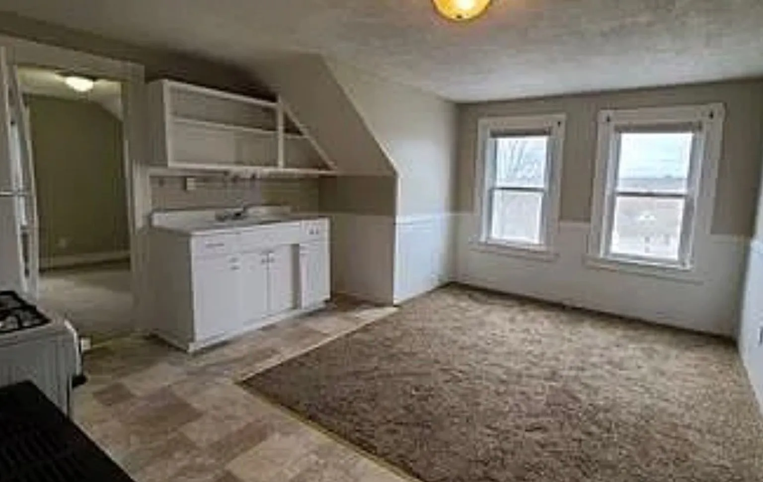 30 Palmer Avenue Jewett City — Photo 2