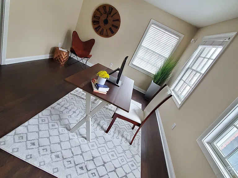 12770 Apsley Ln — Photo 2